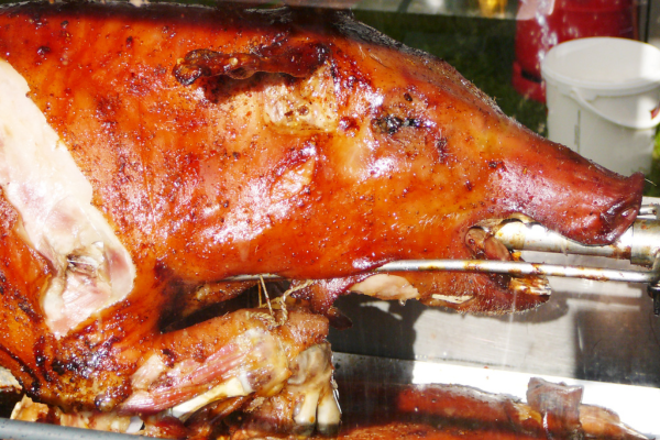 cochon de lait à la broche